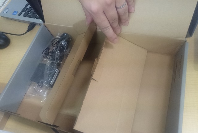 ACアダプタの画像