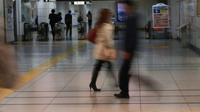 歩いている人たち