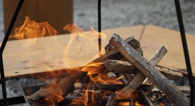 焚火が燃えている写真