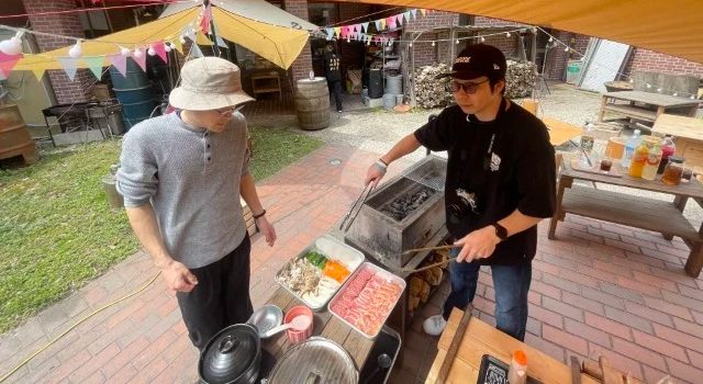 何から焼くか迷っている写真